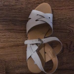 Korks brand Bagley white (Latte) clog